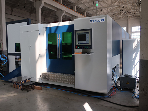 Máquina de corte do laser da fibra 3000W com o cambiador dobro da pálete