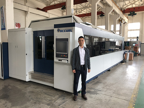 Máquina de corte a laser Accurl com gerador a laser na China