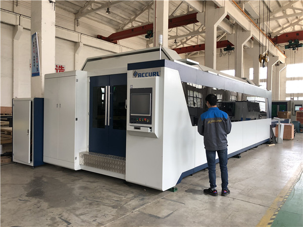 High speed 700W 1000W CNC Fiber Laser Cutting Machine For Stainless Steel Carbon Steel Iron Metal