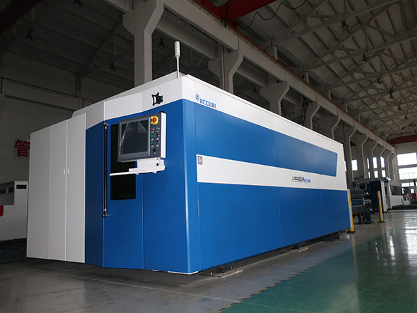 máquina de corte do laser da fibra do carbono, cortador 2000w do metal do laser do cnc para venda
